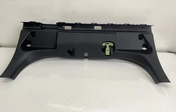 Trunk/boot sill cover protection