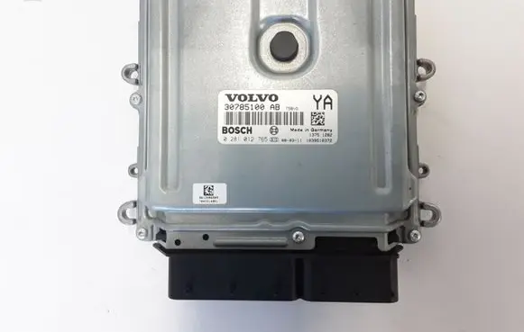 Volvo XC70 Engine control unit/module 30785100