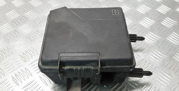Renault Latitude (L70) Fuse box set 284B10001R 284C40001R