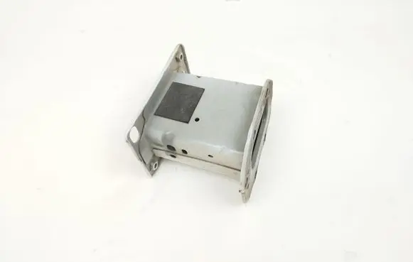 Hyundai i30 Front bumper mounting bracket