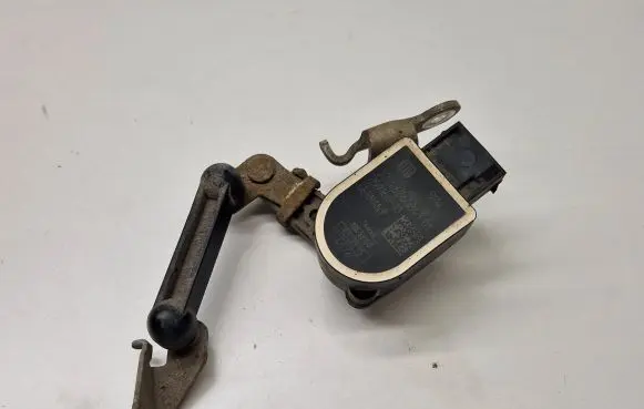 BMW 5 F10 F11 Headlight/headlamp level sensor 6860843