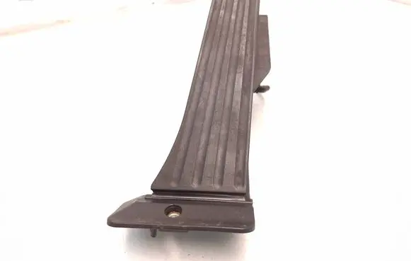 BMW 1 E81 E87 Accelerator throttle pedal 6786589 6PV00937920 12037310