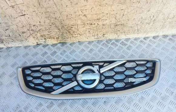 Volvo C30 Front bumper upper radiator grill 31214622 31290845 31290405