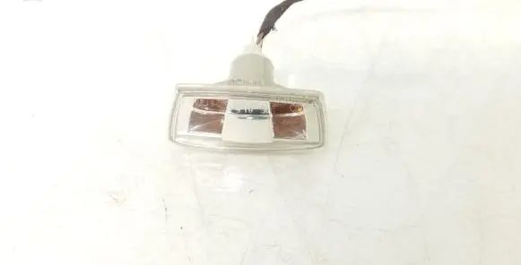 Opel Astra H Front fender indicator light 13252455 13252456