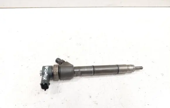Hyundai i40 Fuel injector 338002A800 0445110411