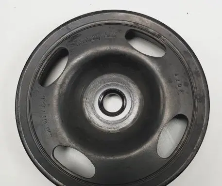 Volkswagen PASSAT B6 Crankshaft pulley 03D105255D
