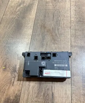 Mercedes-Benz E W211 Door control unit/module 2118200426 7578874 211S46226633