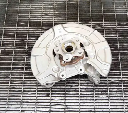 BMW X5 G05 Rear wheel hub 6880474 6876654