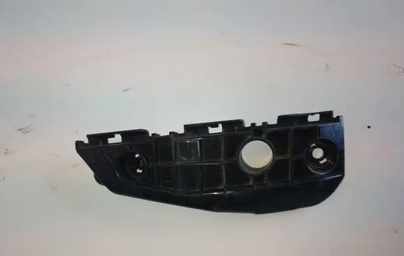 Toyota Auris 150 Front bumper mounting bracket 5253502040