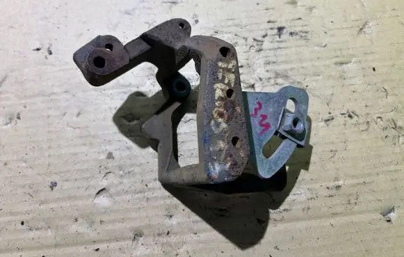 Daihatsu Terios Power steering pump mounting bracket 
