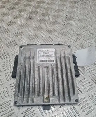 Renault Megane II Engine control unit/module 8200498188