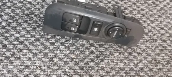 Hyundai H-1, Starex, Satellite Electric window control switch 935704H900WK