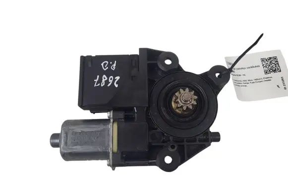 Renault Megane III Front door window regulator motor 0130822479 807300006R 915243101