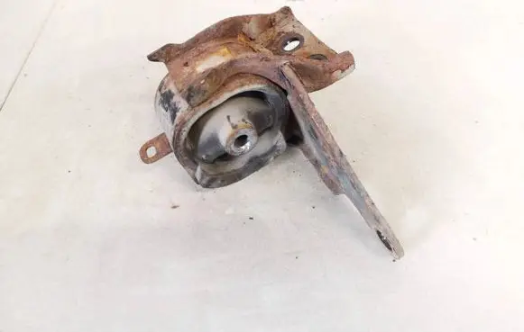 Toyota Avensis Verso Engine mount bracket