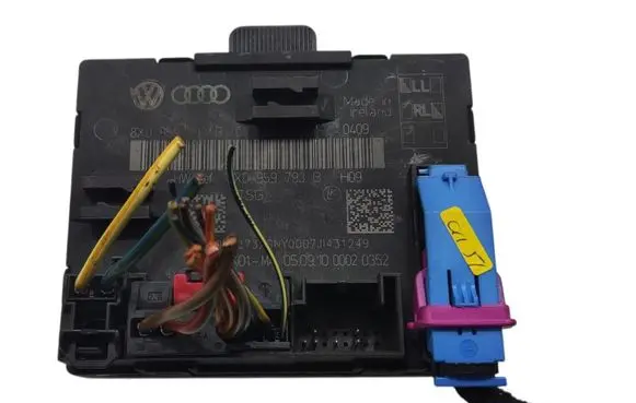 Audi A1 Door control unit/module 8X0959793B