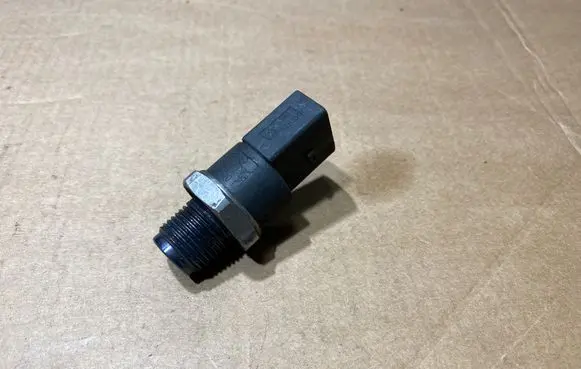 Fuel pressure sensor
