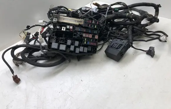 Toyota Avensis T270 Engine installation wiring loom 8211505A30C