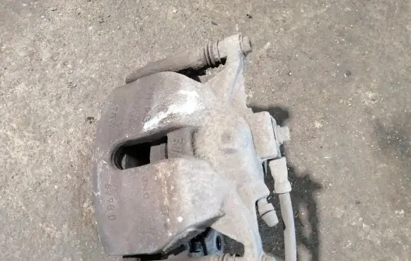 Volkswagen PASSAT B8 Front brake caliper