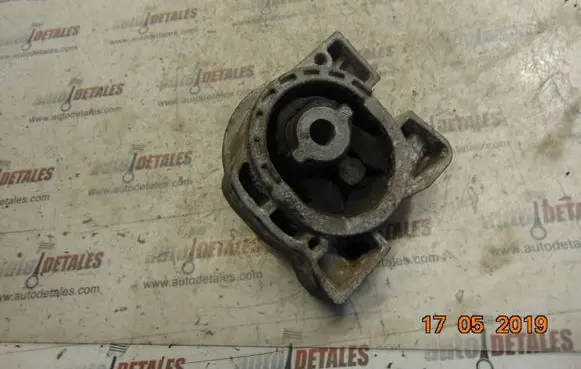 Mercedes-Benz B W245 Engine mount bracket A1692401018