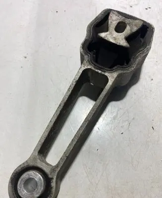 Volvo V60 Engine mount bracket 30793322