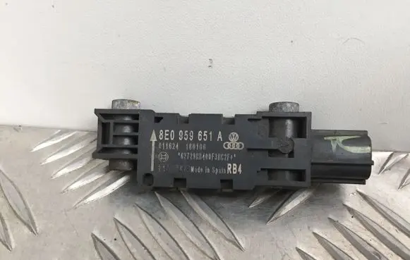 Audi A4 S4 B7 8E 8H Airbag deployment crash/impact sensor 8E0959651A