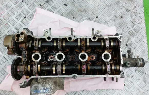 Suzuki Liana Engine head 