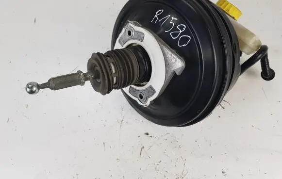 Audi A6 S6 C5 4B Brake booster