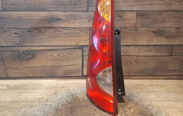 Nissan Note (E11) Rear/tail lights 22016752