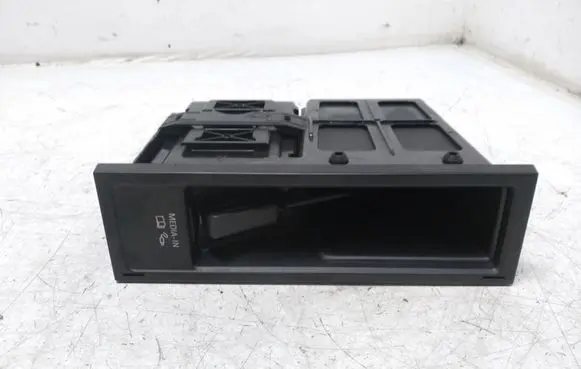 Volkswagen PASSAT B7 Head unit multimedia control 5N0035341E