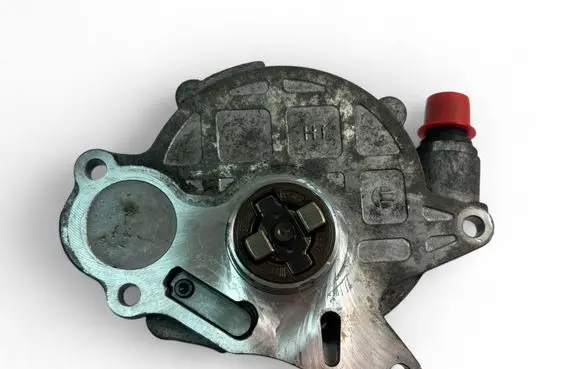 Audi A3 S3 8P Vacuum pump 03L145100