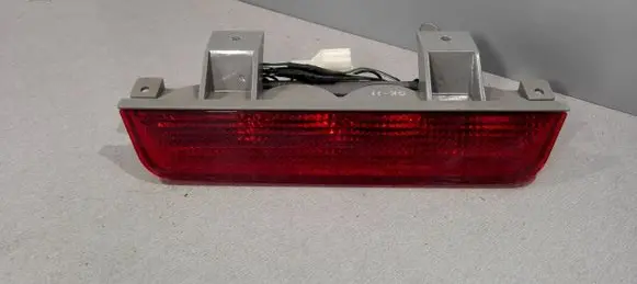Mitsubishi Galant Third/center stoplight 0509140