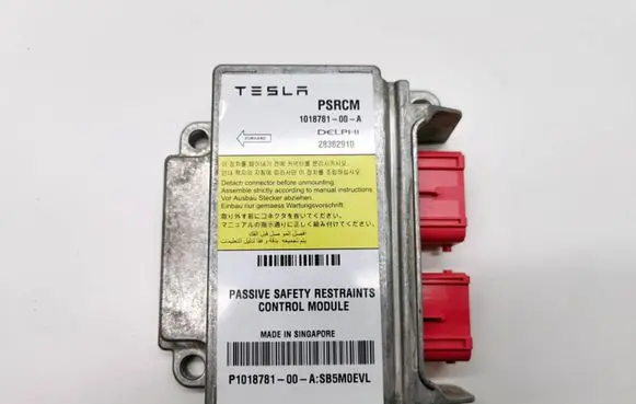 Tesla Model S Airbag control unit/module 1018781-00-A