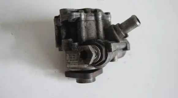 Audi A4 S4 B7 8E 8H Power steering pump 8E0145155N 7690955121