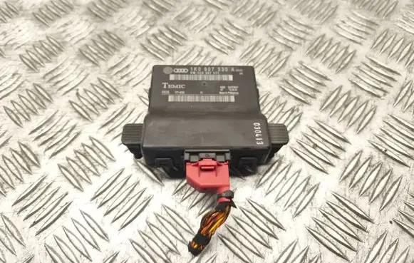 Volkswagen Touran I Gateway control module 1K0907530A 1K0907951