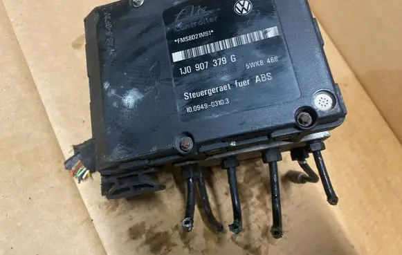 Volkswagen Golf IV ABS Pump 1J0907379G 5WK8468 10094903103