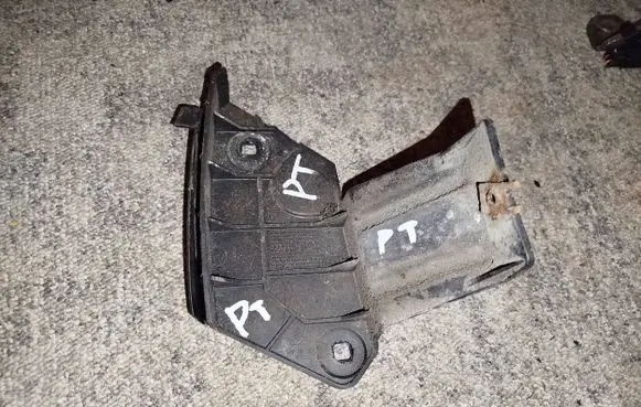 Audi TT Mk1 Rear bumper mounting bracket 8N0807484