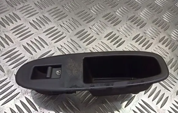Alfa Romeo 159 Quarter vent window switch 1560177485