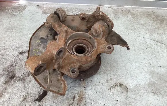 Toyota Corolla Verso AR10 Front wheel hub