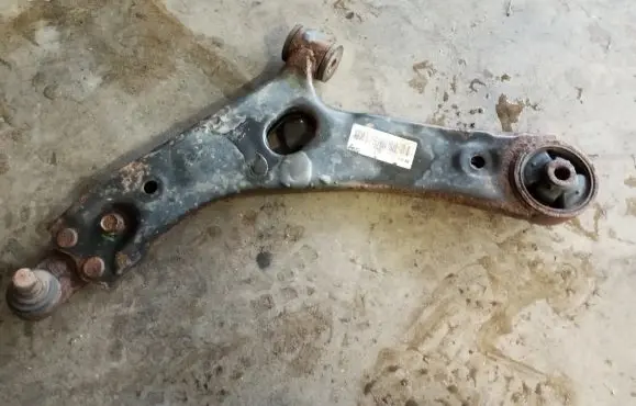 KIA Sportage Front control arm 545002Y002