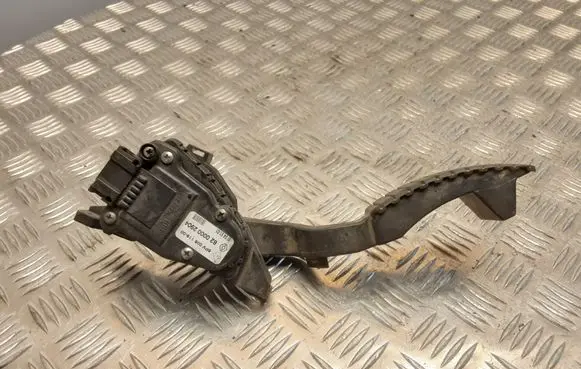 Renault Laguna II Accelerator throttle pedal 8200002904