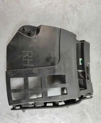 Volvo XC40 Front bumper mounting bracket 31455243
