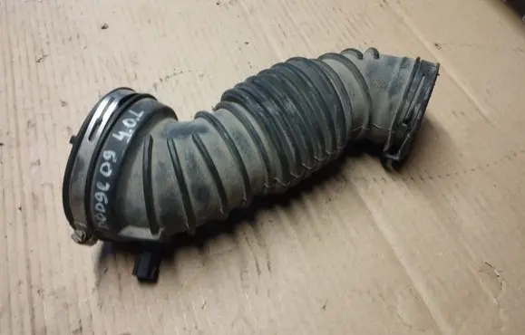 Chrysler Town & Country V Air intake hose/pipe 04809871AC