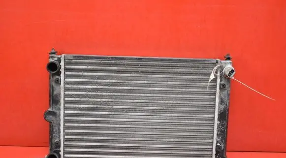 Volkswagen Golf II Coolant radiator