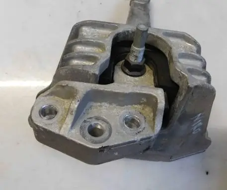 KIA Niro Engine mount bracket 21810-G2000