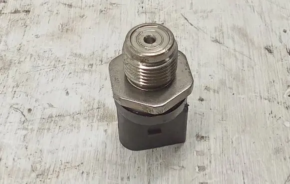 Fuel pressure sensor