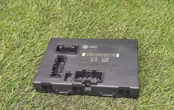 Audi A4 S4 B8 8K Seat control module 8K0959760