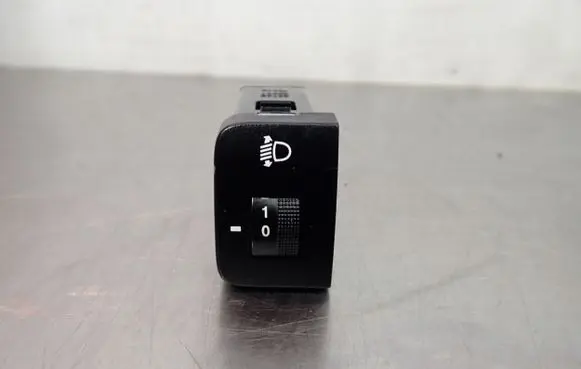 Hyundai Tucson JM Headlight level height control switch 93760-2E001