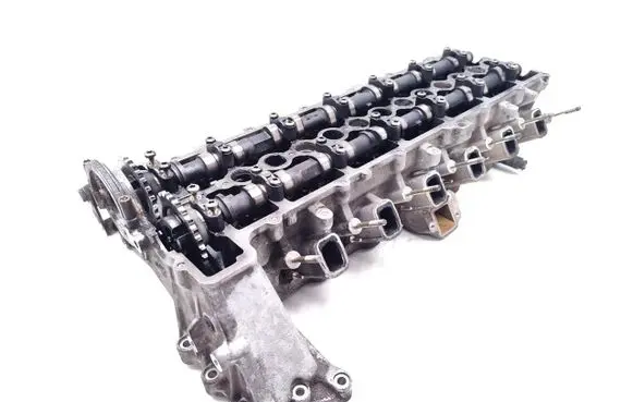 Land Rover Discovery Engine head 7788581 2246744 2246745
