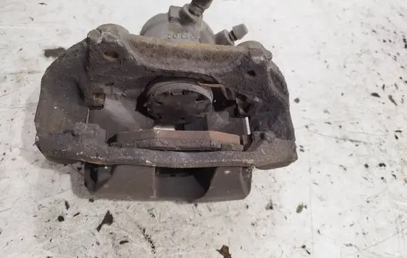 Mercedes-Benz E W211 Front brake caliper