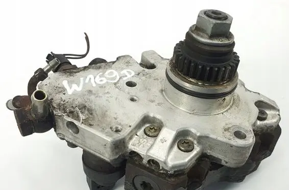 Mercedes-Benz B W245 Fuel injection high pressure pump A6400700701